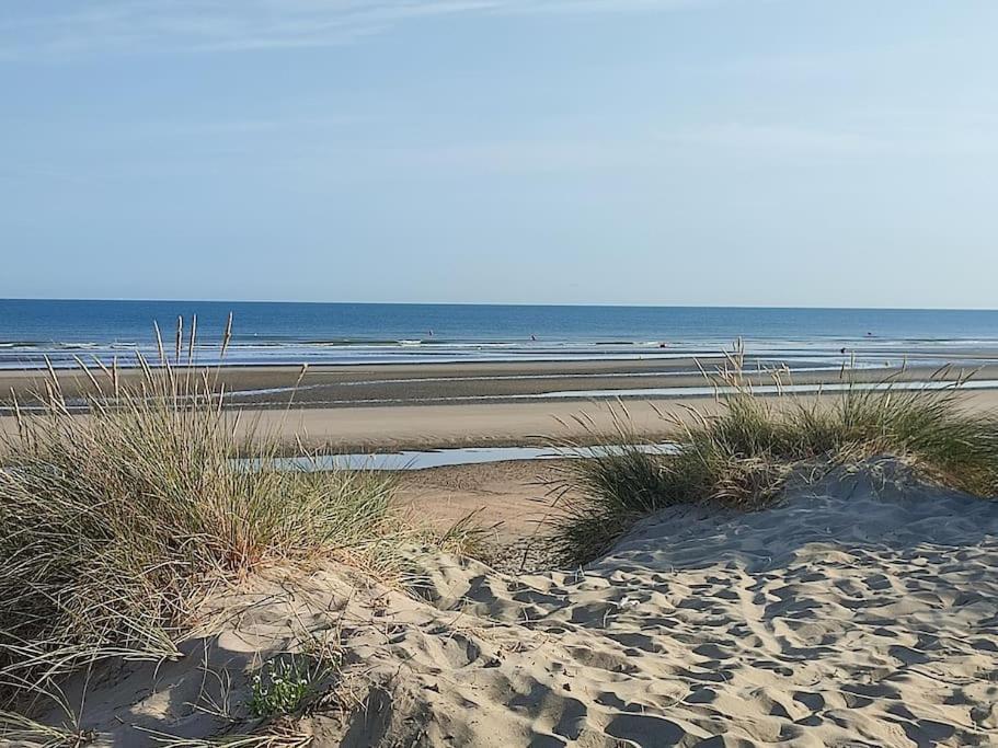 4-Persoons Appartement Met Een Mooi Uitzicht De Panne Eksteriør billede